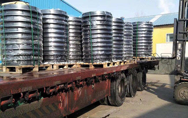 甘肃出货现场-复合井盖圆形